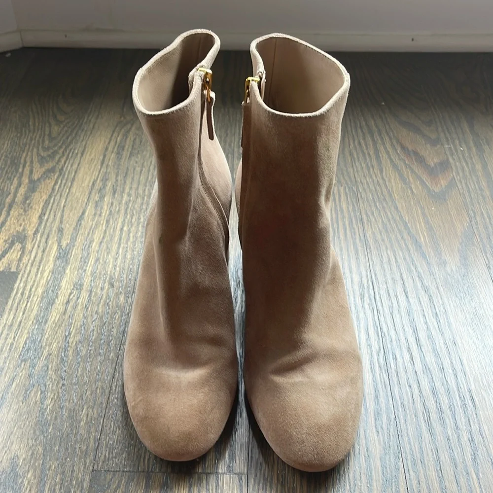 Women’s Tory Burch Sand Suede Ankle Boots Size 8M